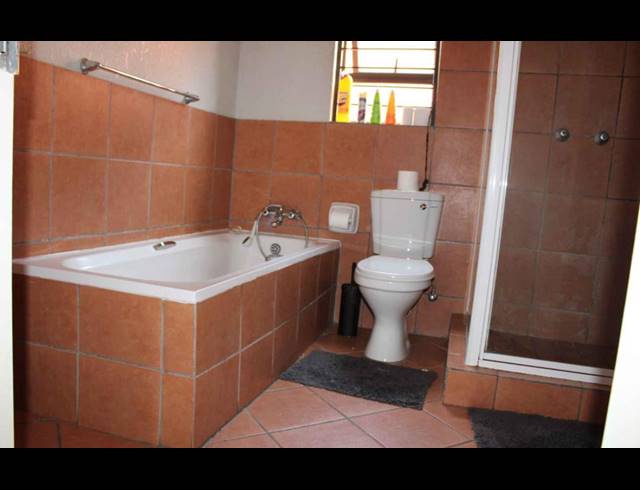 2 BEDROOM TOWNHOUSE FOR SALE IN ALBERTSDAL